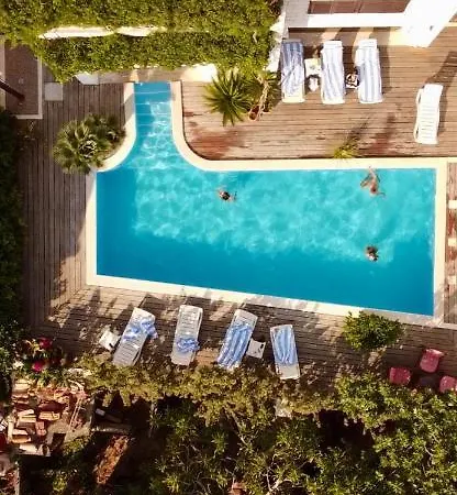 Vista Deluxe Apartment