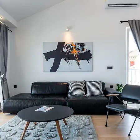 Vista Deluxe Apartment *